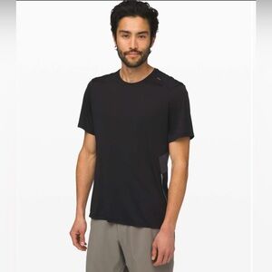 Mens Lululemon Run: Light As Air Performance Short Sleeve Shirt Black Size XL
